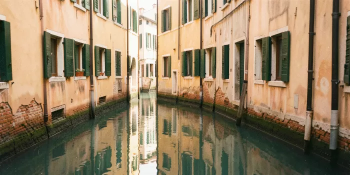Canal Light II