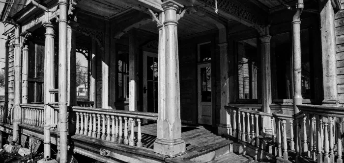 Grand Porch